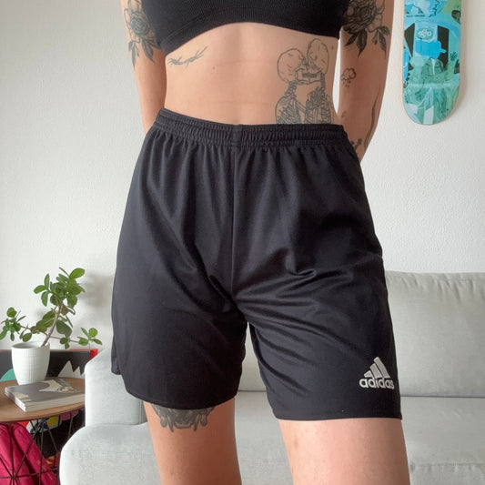 Schwarze Adidas Shorts | Bern