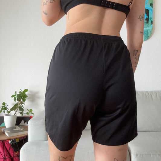 Schwarze Adidas Shorts | Bern