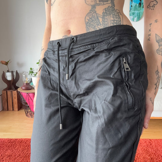 Black Pants | Bern