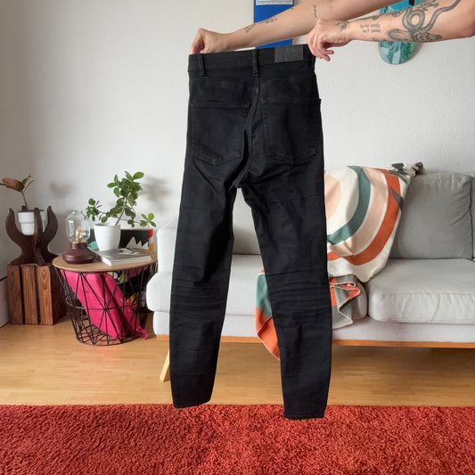 Black Jeans | Bern