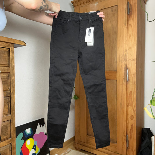 Black Pants | Neuenegg