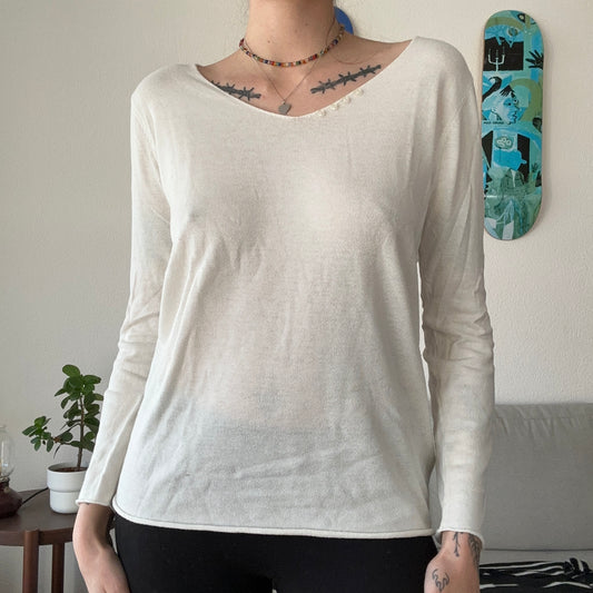 White Longsleeve with cute detail on the back | Bern