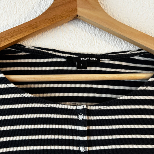 Black and white striped Longsleeve