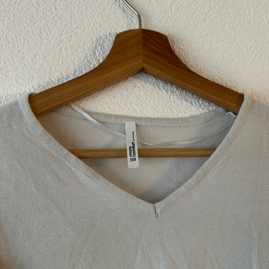 Graues Langarmshirt