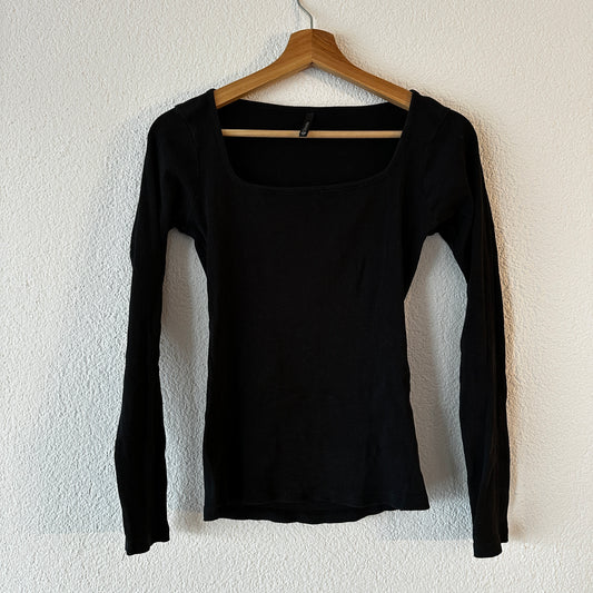 Black Longsleeve