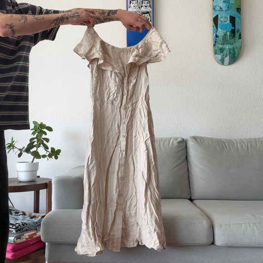 Beiges Kleid