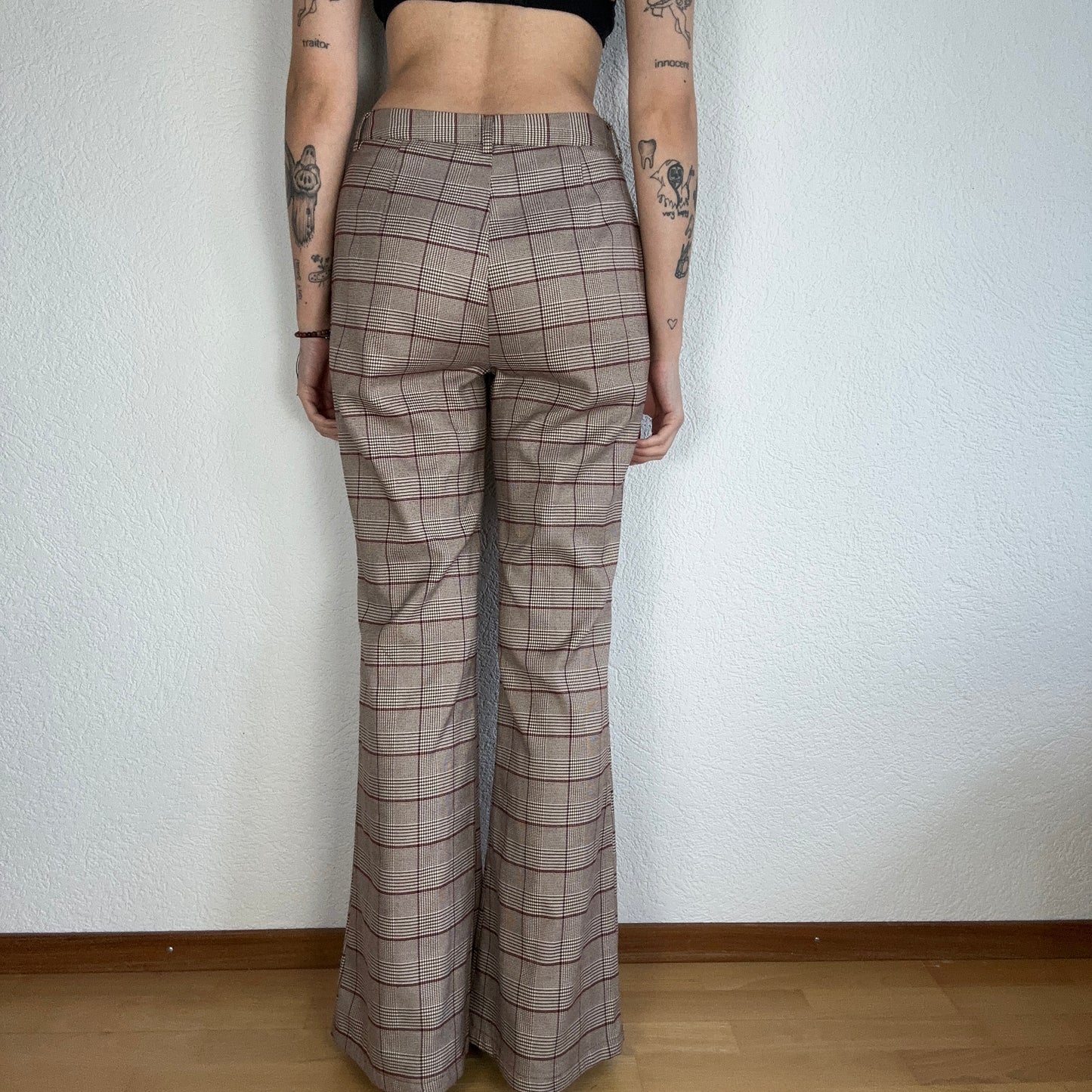 Beige Pants with white and red stripes | Bern