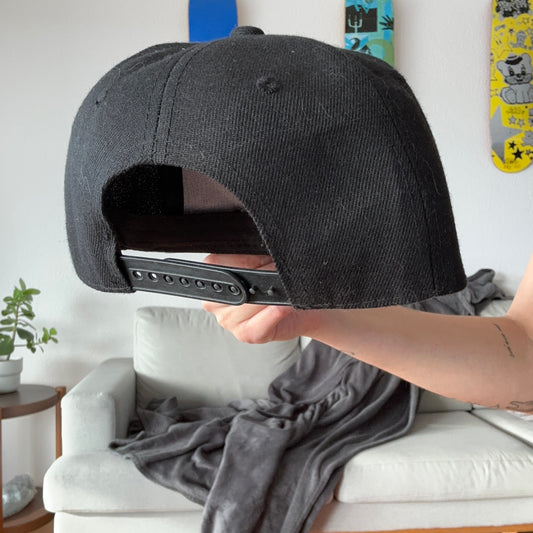 Chapeau noir et blanc