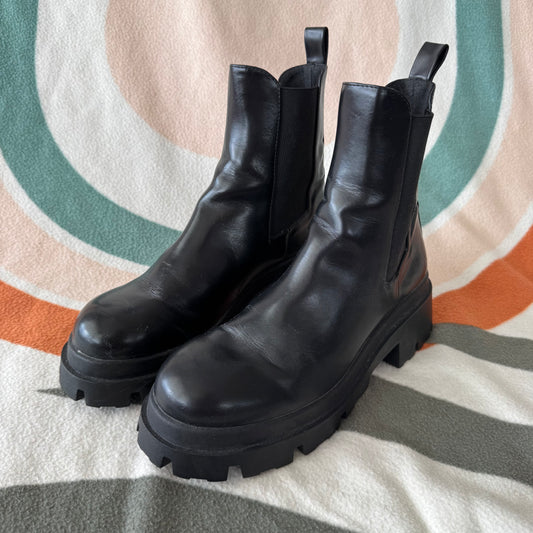 Black Boots