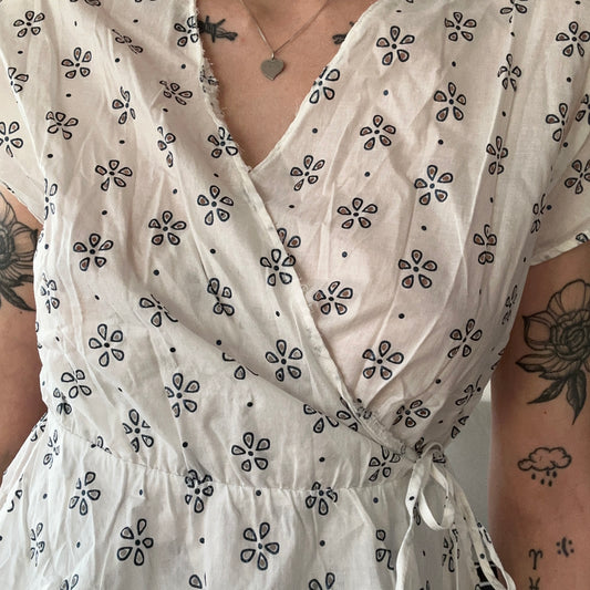 White Shirt with blue flower pattern | Bern