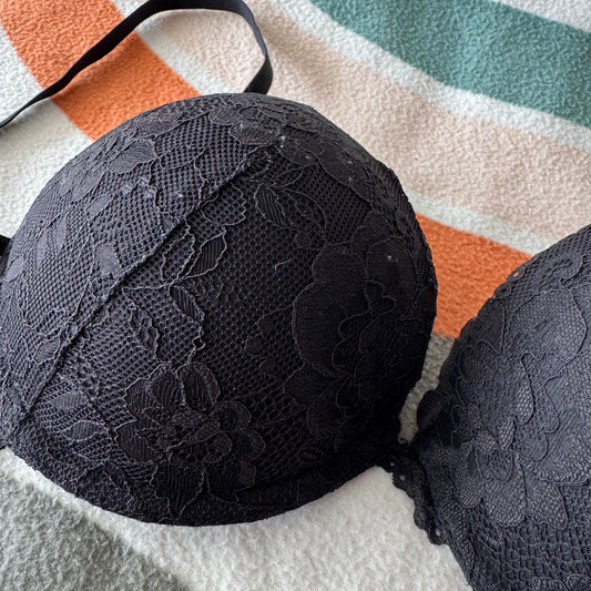 Black Bra | Bern