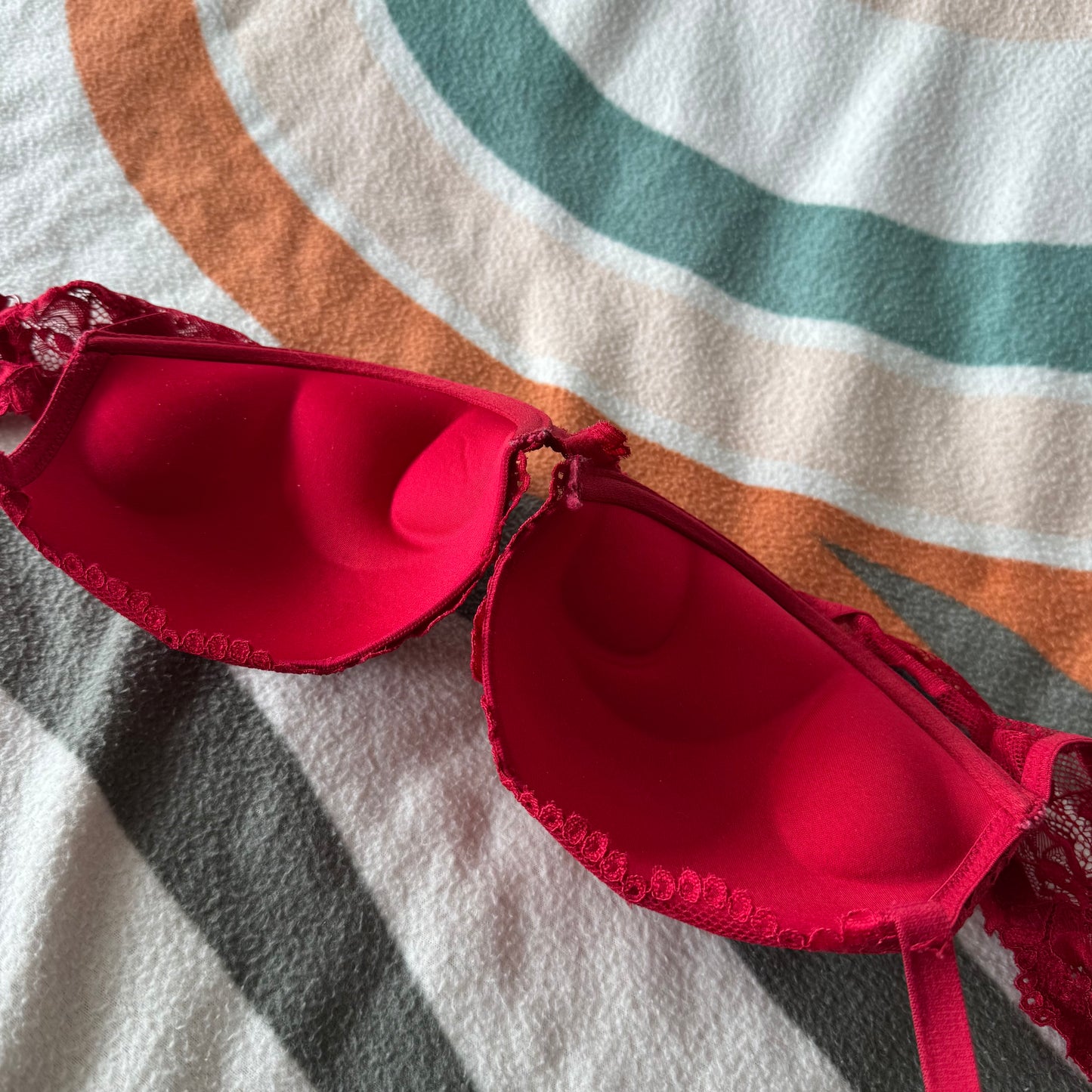 Red Bra | Bern
