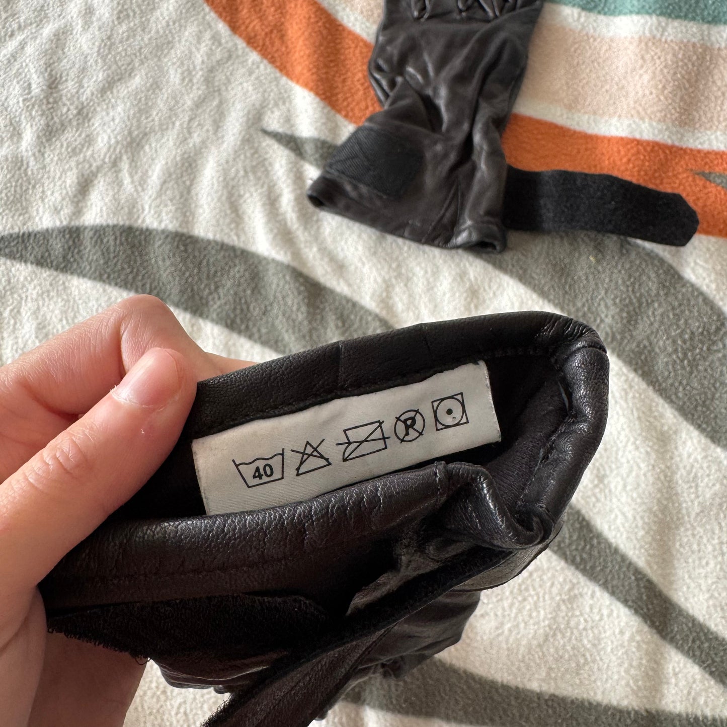 Schwarze Lederhandschuhe