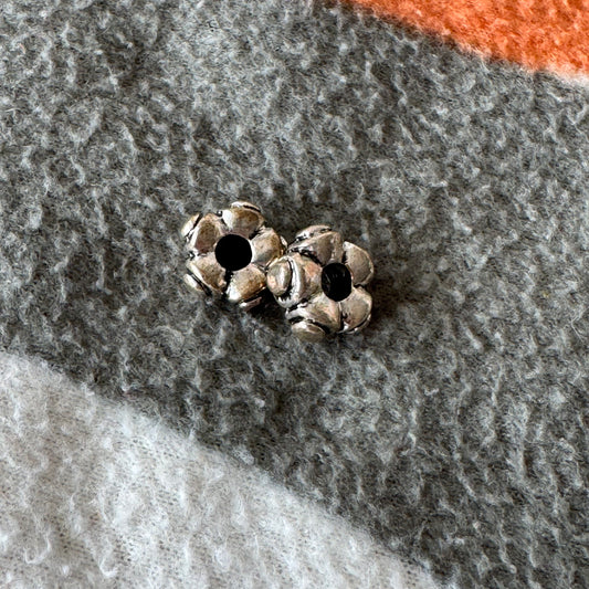 Silver Flower Jewel for a bracelette