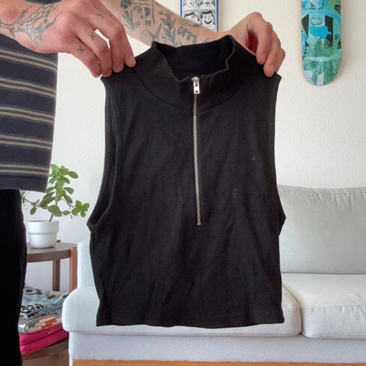 Black Top with Zipper | Bern