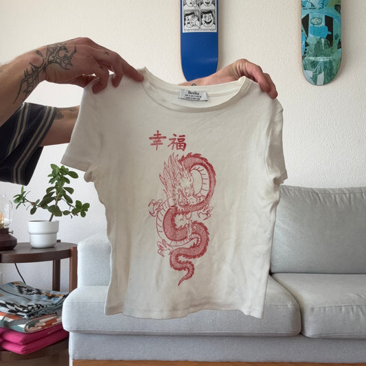 Weißes Cropped-Shirt mit rotem Print