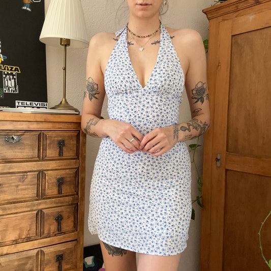 White dress with cute blue flower print | Bern