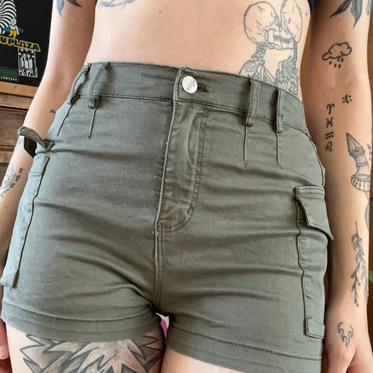 Green Shorts | Neuenegg