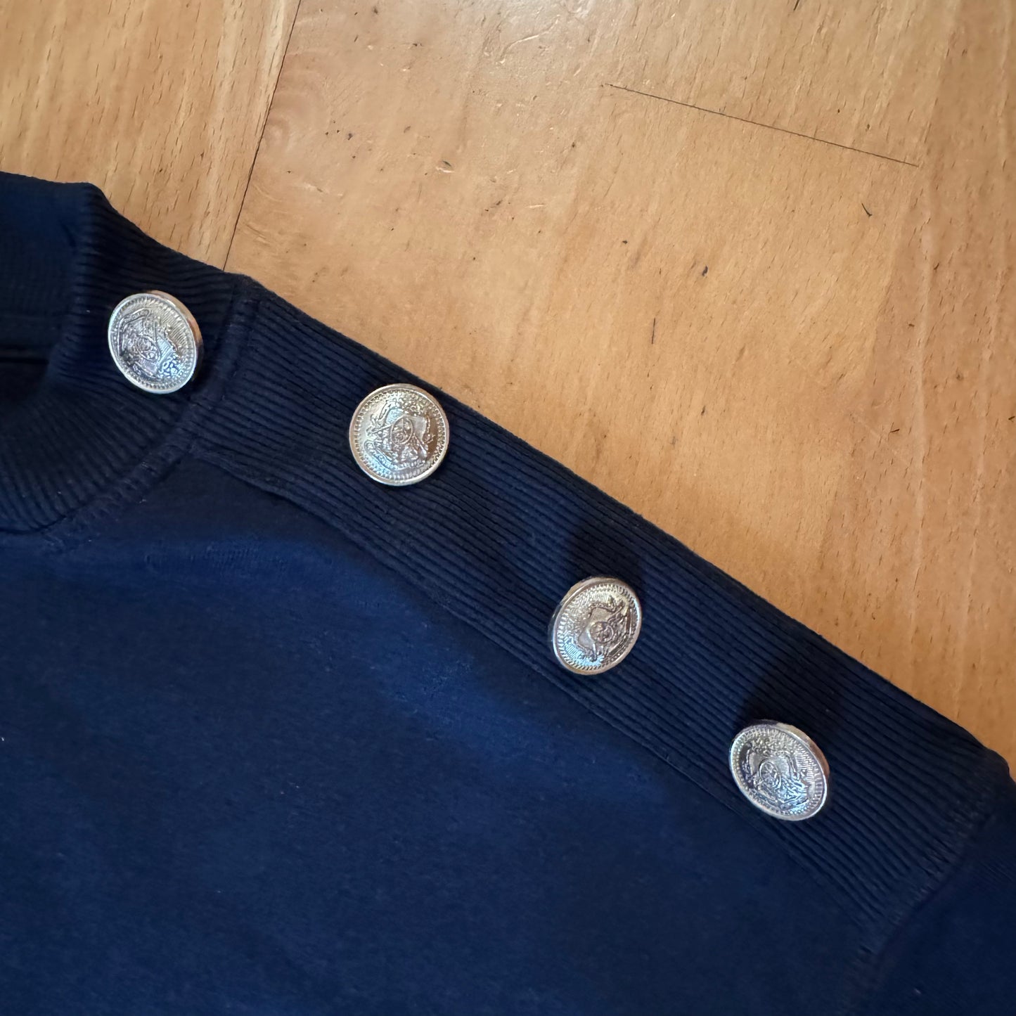 Pull bleu