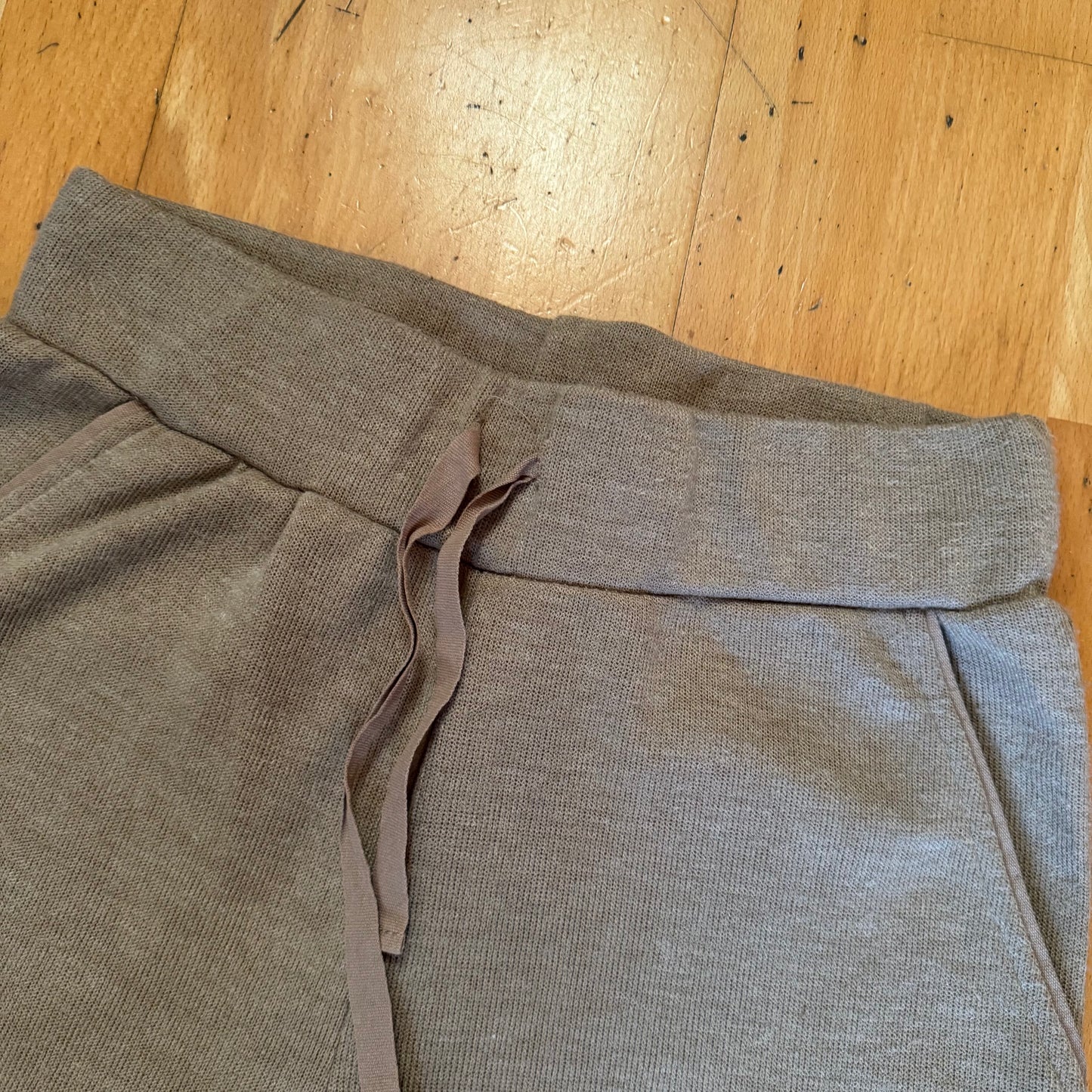 Beige Hose