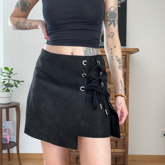 Black Skirt | Bern