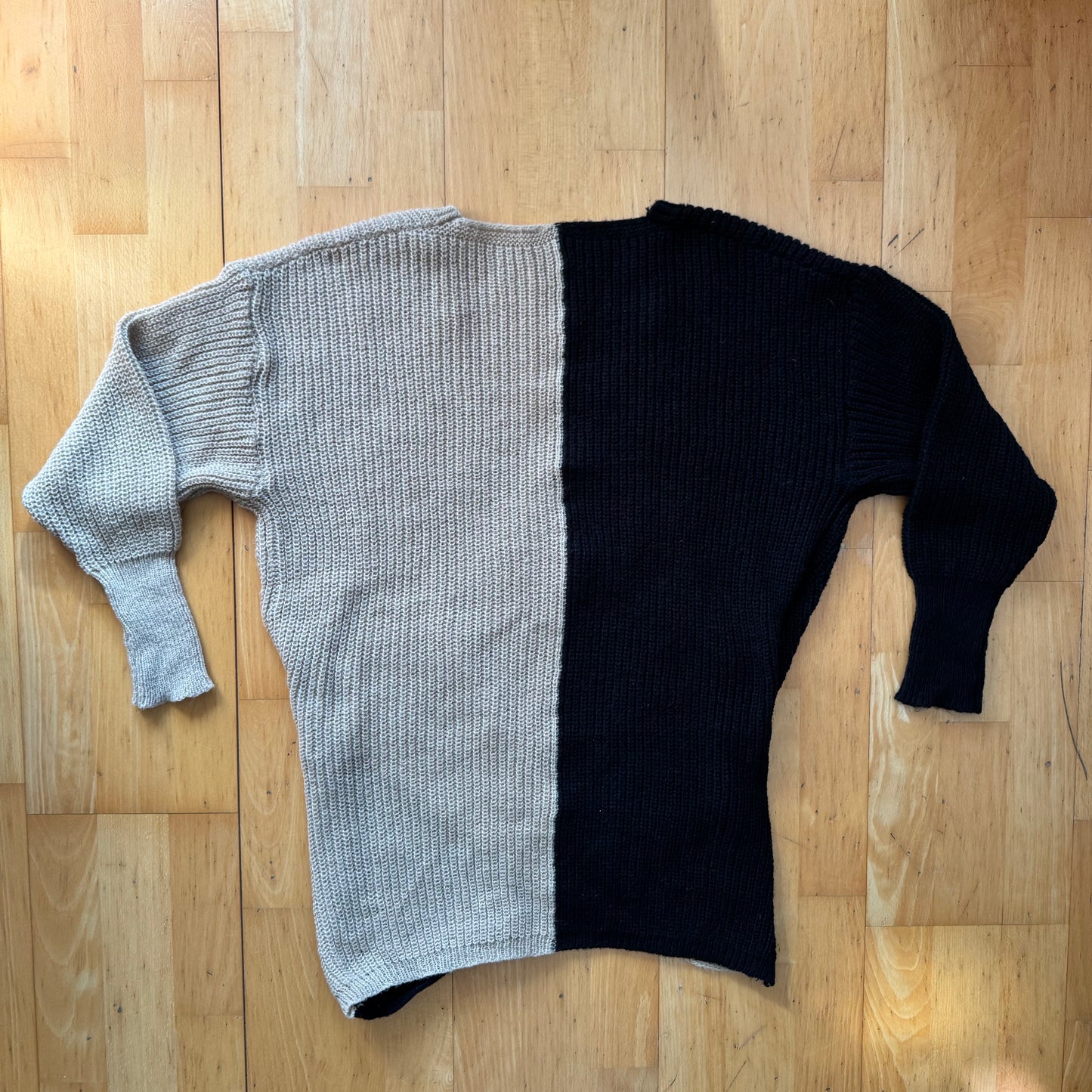 Pull en maille noir et beige