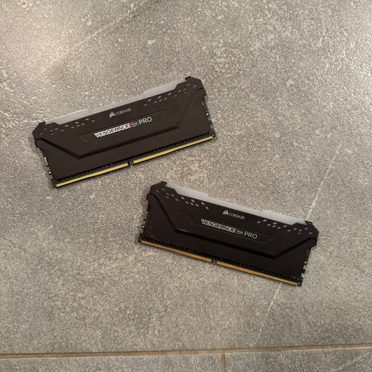 CORSAIR VENGEANCE RGB PRO 16 GB RAM