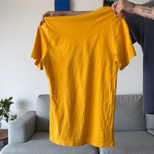 Gelbes Jordan-Shirt
