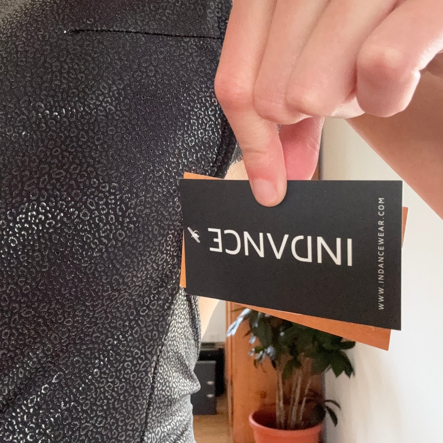 Schwarzer Korpus / Top