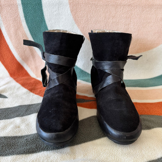 Black Boots | Bern
