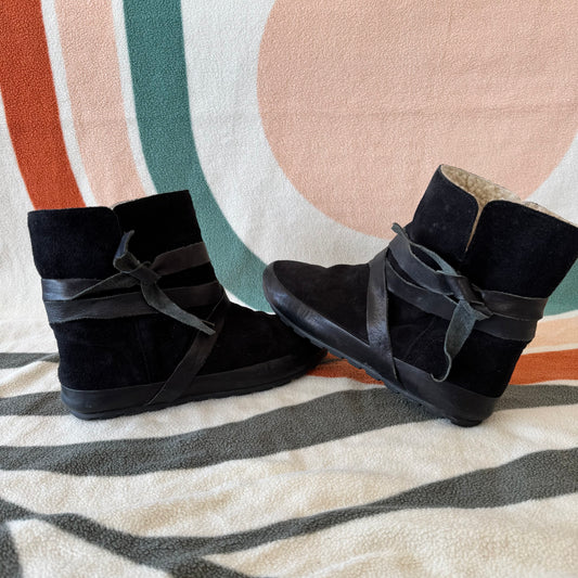 Black Boots | Bern