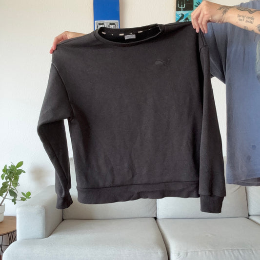 Schwarzer PUMA-Pullover