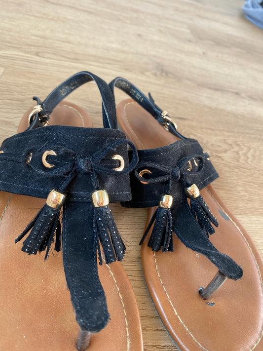 Black Sandals | Bern