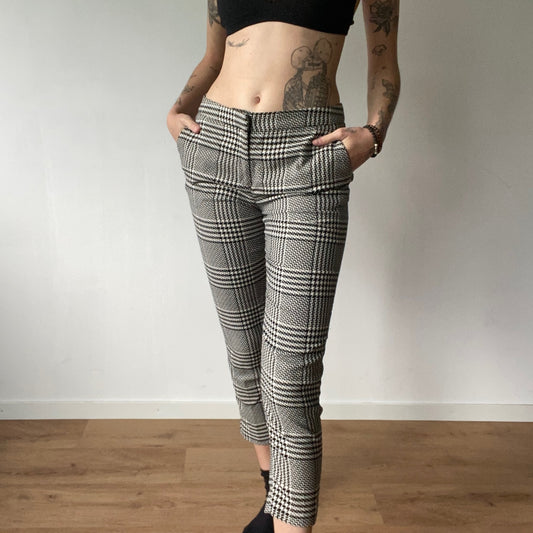 Black and white Pants | Bern